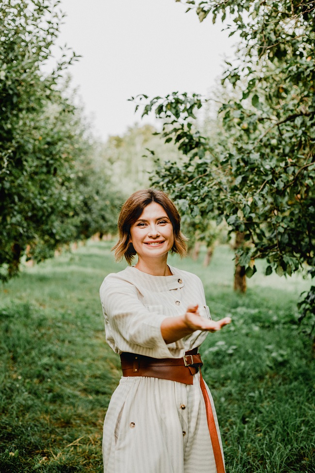 Ведущая &quot;плюсов&quot; покорила красотой в тропической фотосессии